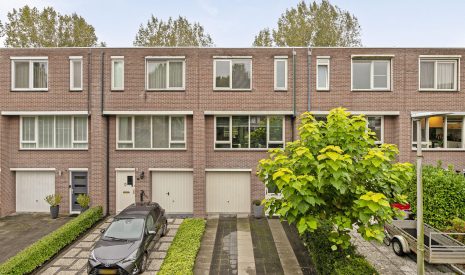 koop  Alphen aan den Rijn  Bezembinder 10 – Hoofdfoto