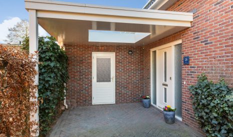 Te koop: Foto Woonhuis aan de Charles Dickensweg 18 in Woerden