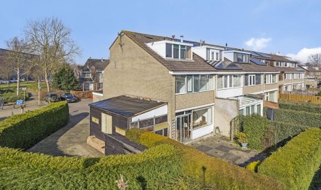 Te koop: Foto Woonhuis aan de Helmhof 17 in Alphen aan den Rijn